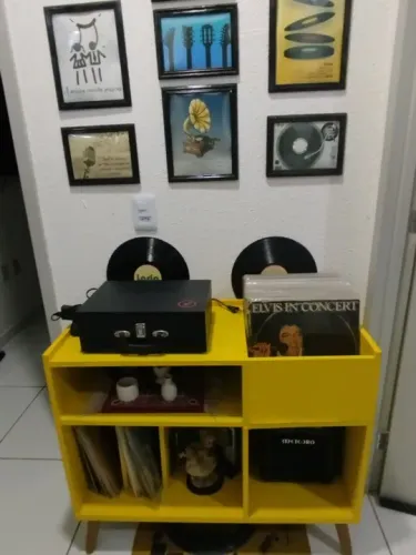 Vitrola c móvel e vinis