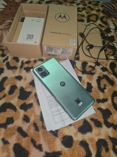 Vendo Motorola edge 30 neo