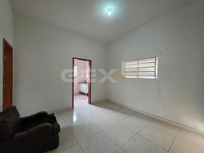 Casa à Venda com 02 Quartos no Bairro Porto Velho em Divinópolis MG.