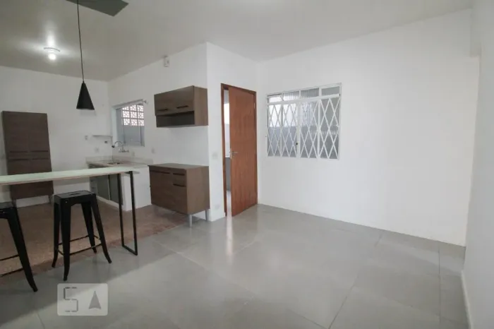 Casa à Venda - Vila Santista, 2 Quartos, 130 m2