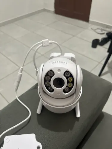 Câmera de Segurança IP Interna/Externa - Conectada ao Wi-Fi e Prova D?água