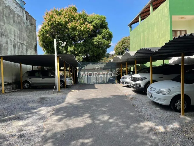 Lote plano e murado de 360 m² à venda no Bairro Vila Clóris