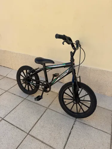 Moto elétrica e Bicicleta infantil 