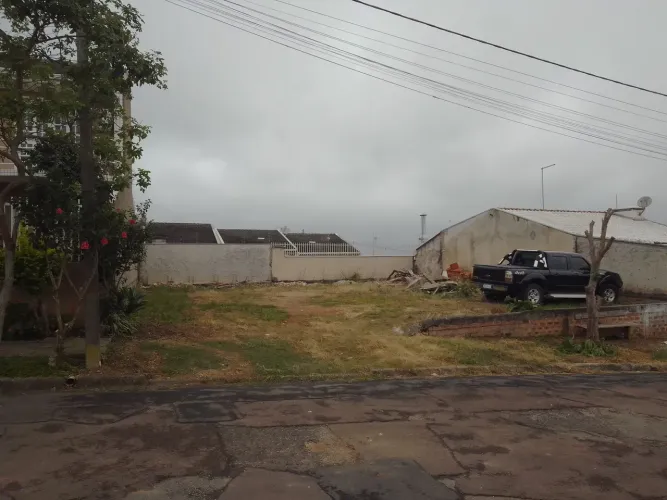 Terreno Curitiba com 16 metros na parte frontal