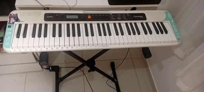 Teclado casio 200