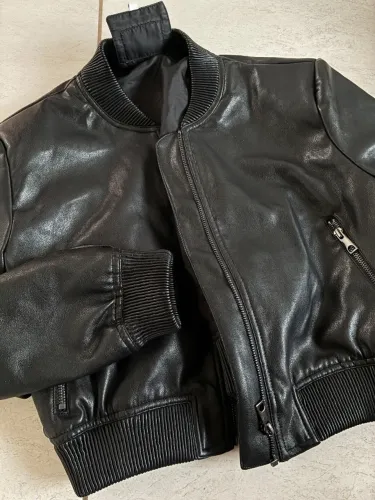 Jaqueta couro sintético estilo puffet