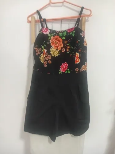 Macaquinho tam M floral e preto