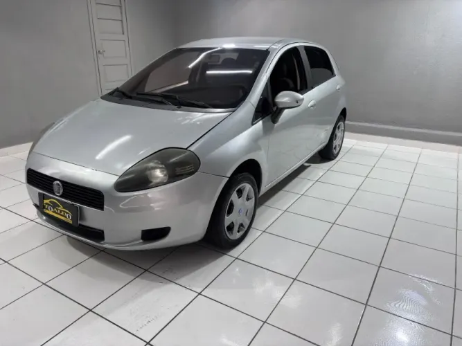 Fiat Punto Attractive 1.4 Fire Flex 8V 5P 2011