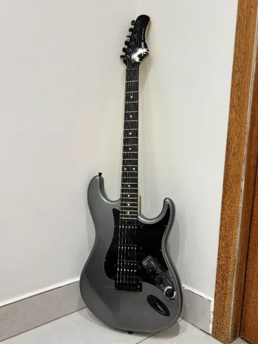 Vendo Guitarra Tajima Sixmart com Amplificador e Afinador
