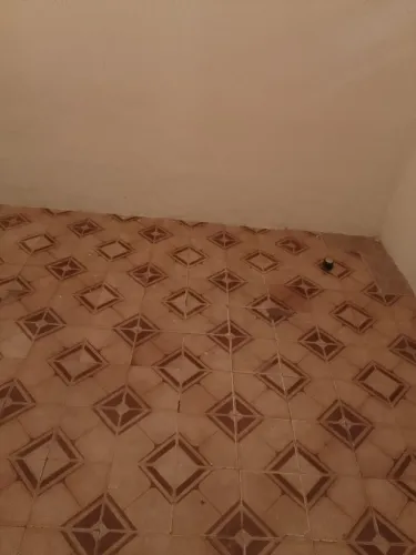 Casa com quarto , sala , cozinha , banheiro em excelente localização