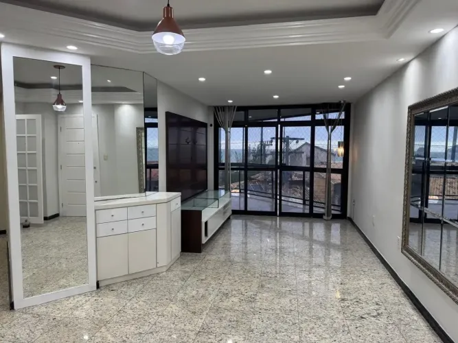 Vendo apartamento de 3 qts com 180m2 ao lado da Petrobrás da Imbetiba em Macaé Vista Mar