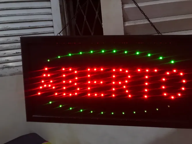 Letreiro iluminado