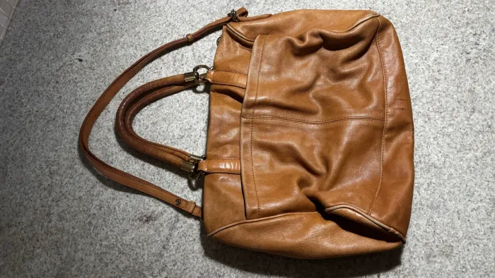 Bolsa Arezzo couro legítimo 
