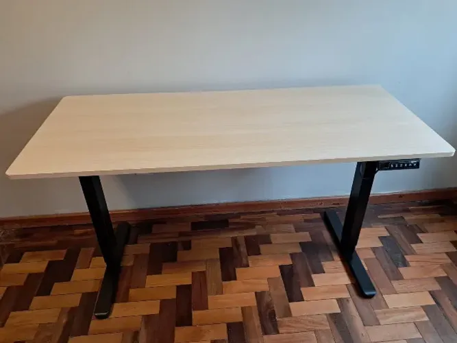 Mesa com Regulagem de Altura Elétrica Comfy