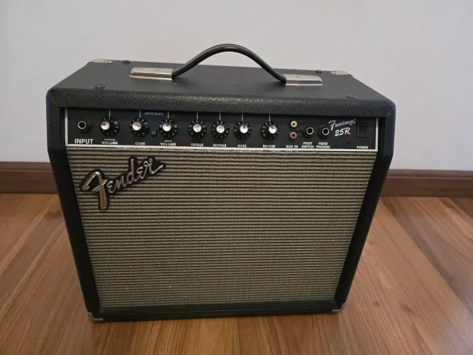 Amplificador Guitarra Fender Frontman 25R