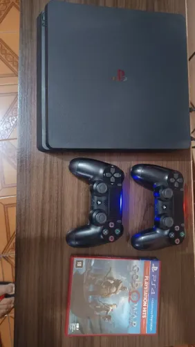 PS4 SLIM, 500 Gb + 2 controles originais e 1 jogo!