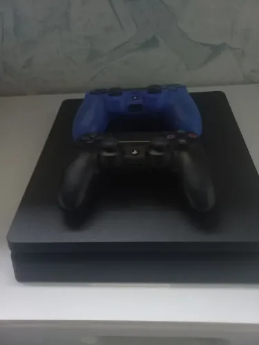 Ps4 slim/ 2 controle e 1 carregador