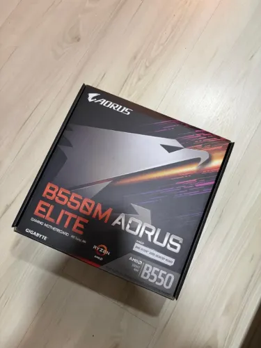 Placa-mãe B550M Aorus Elite