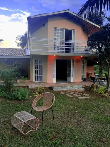 Alugo maravilhosa  casa de sítio em condomínio  rural 