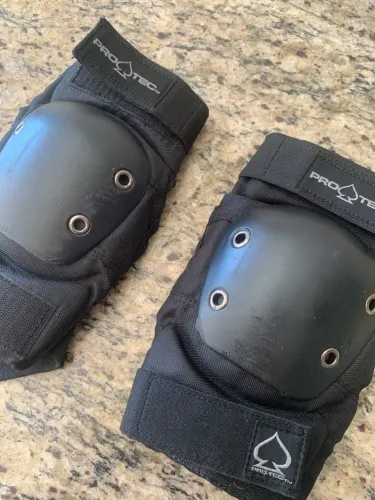 Cotuveleira ProTec Skate semi nova