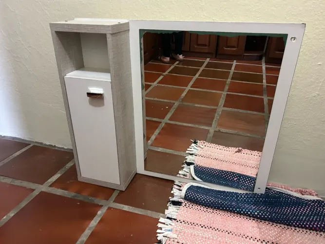 Espelheira para Banheiro com Armário e Nicho