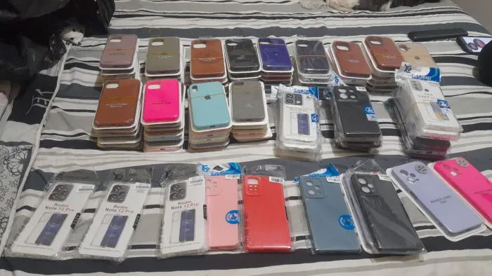 Lote de capinha iPhone vários modelos