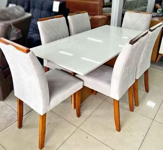 Mega promoção somente essa semana!! Mesa tampo com vidro e cadeiras em madeira maciça 