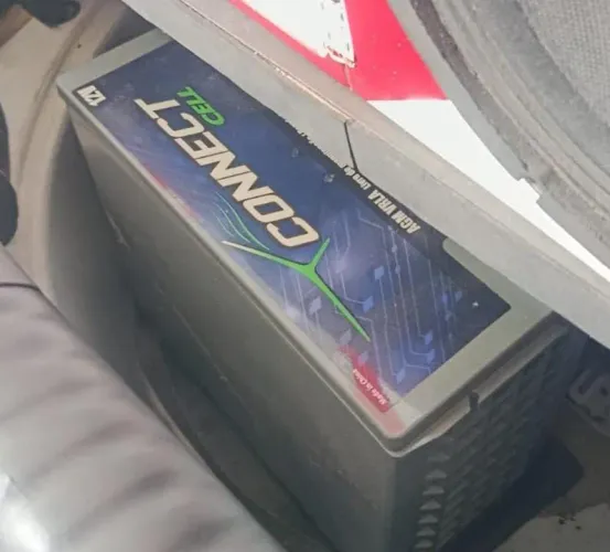 Vendo bateria de gel de 220 amperes com nota fiscal