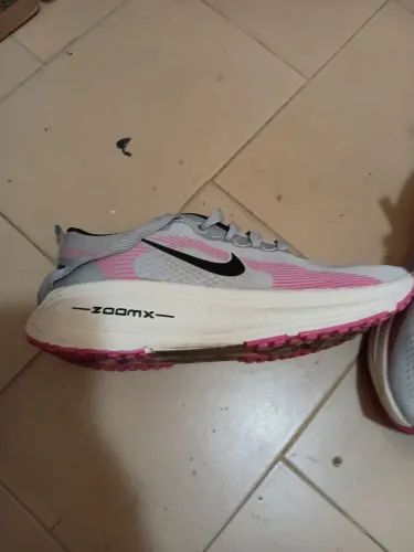 Vendo 2 par de tênis Nike pouco usado