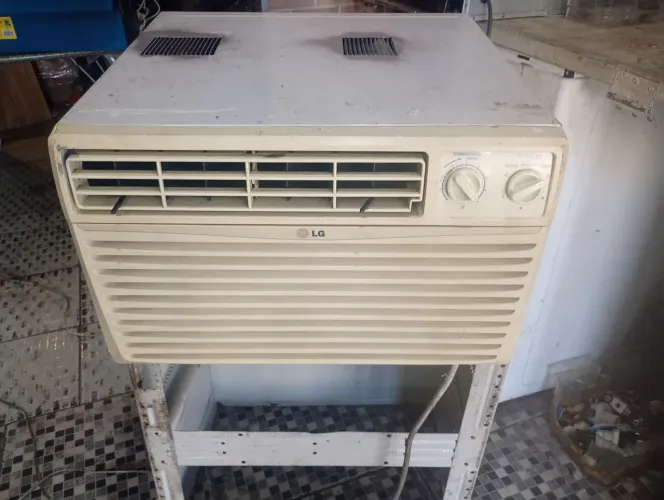 Vendo ar condicionado 10.000 BTUs funcionando perfeitamente