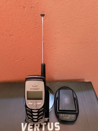 Celular Voyager Relíquia 