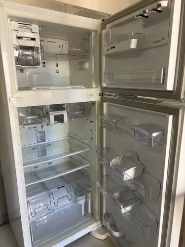 Geladeira frost free à venda