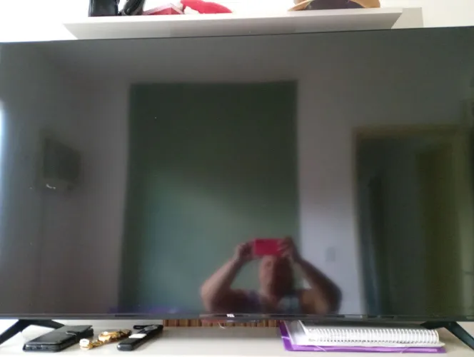 Vende se tv de 55 polegadas com comando de voz