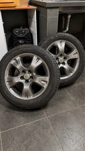 4 Pneus Corolla 