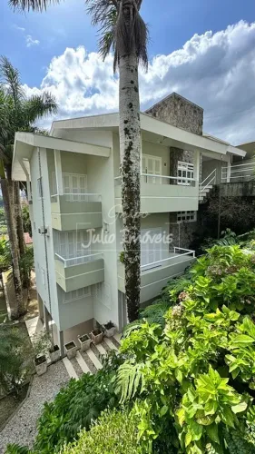 Casa com pisciina no Jardim Maluche em Brusque