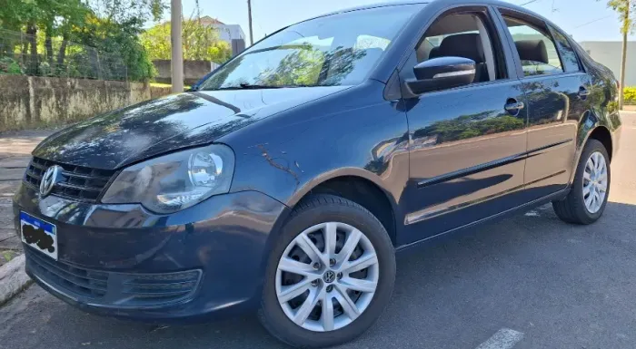 Volkswagen Polo Sedan 1.6 MI Total Flex 8V 4P 2013