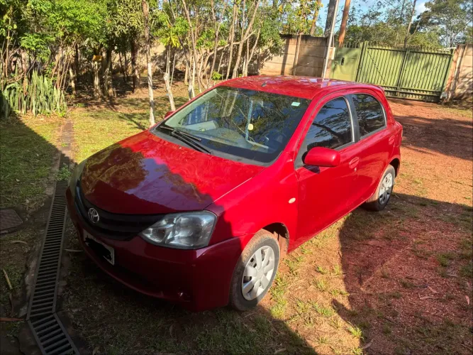 Toyota Etios XS 1.3 Flex 16V 5P Mec. 2013