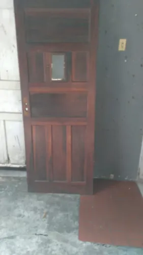Porta de madeira maciça 80x2,10