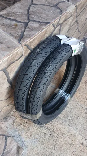 Pneu Moto 90/90 - 18