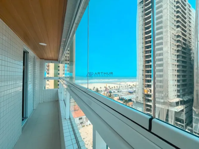Apartamento à Venda em Praia Grande com 2 quartos, 1 suíte, 1 vaga e Vista Mar
