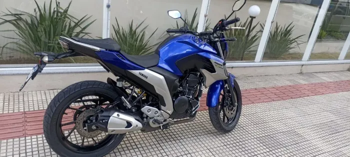 FZ25