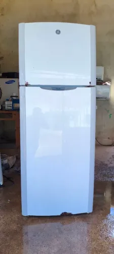 Geladeira frost free gelo seco