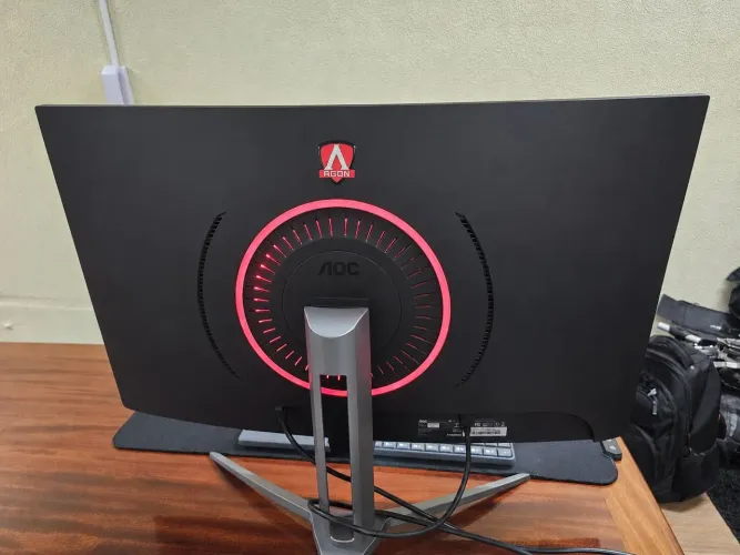 Monitor Gamer AOC AGON Curvo 31,5" 165Hz