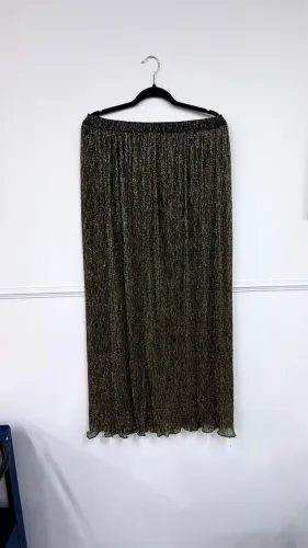 Saia longa preta dourada