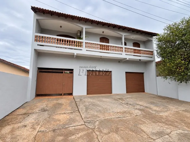 Casa à venda e locação na Vila Brasil, região central de Londrina