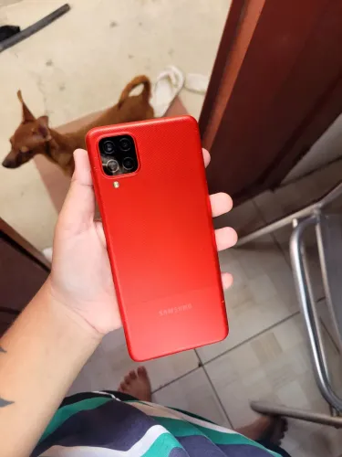 Celular Samsung A12 (pouco usado)