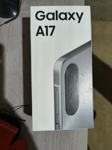 Vendo dois aparelhos lacrado com nota fiscal Samsung a17 256gb e Samsung a07 128gb