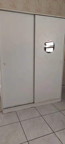 Guarda roupa usado (precisa pequenos reparos)