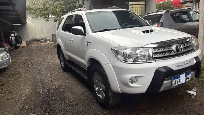 Toyota Hilux SW4 SRV D4-d 4X4 3.0 TDI Dies. AUT 2011