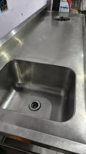 Vendo pia industrial com bancada 2,10